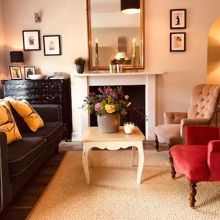 Pass The Keys Old Beams Luxury Style & Comfort In Town Centre Bakewell Extérieur photo