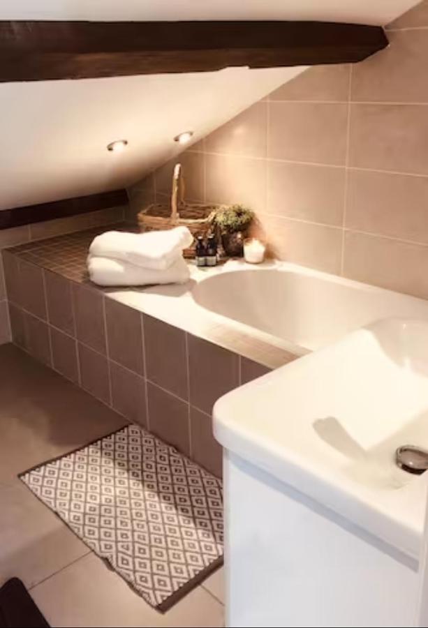 Pass The Keys Old Beams Luxury Style & Comfort In Town Centre Bakewell Extérieur photo