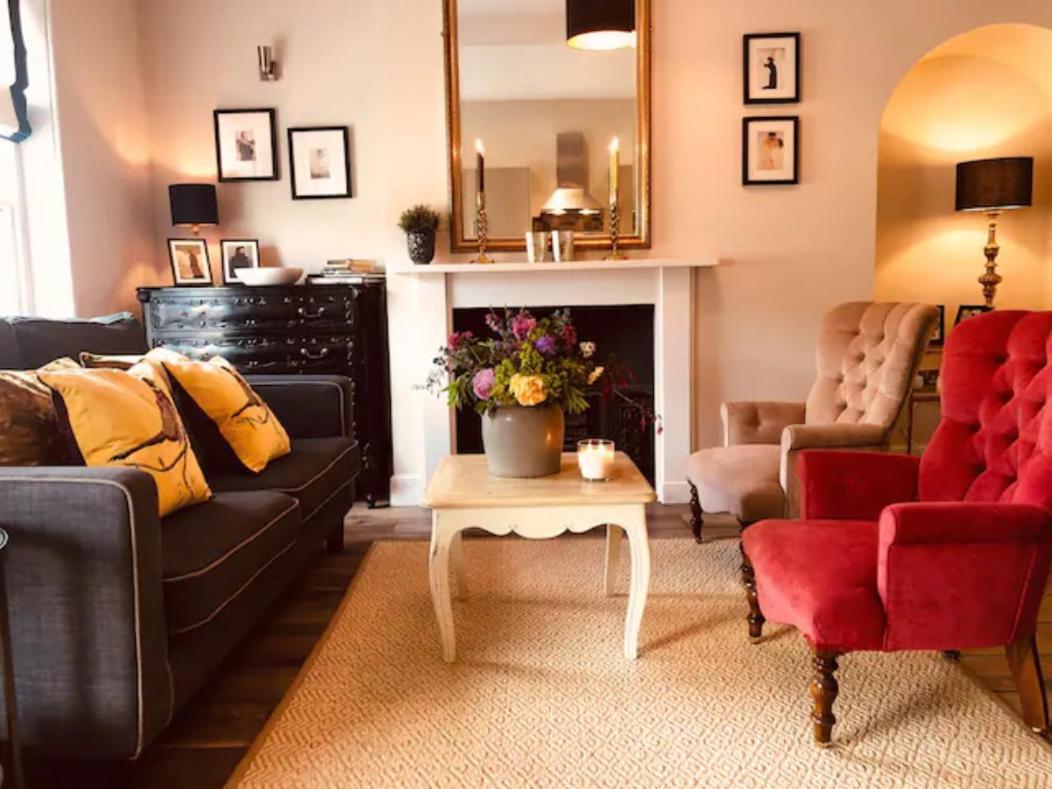 Pass The Keys Old Beams Luxury Style & Comfort In Town Centre Bakewell Extérieur photo