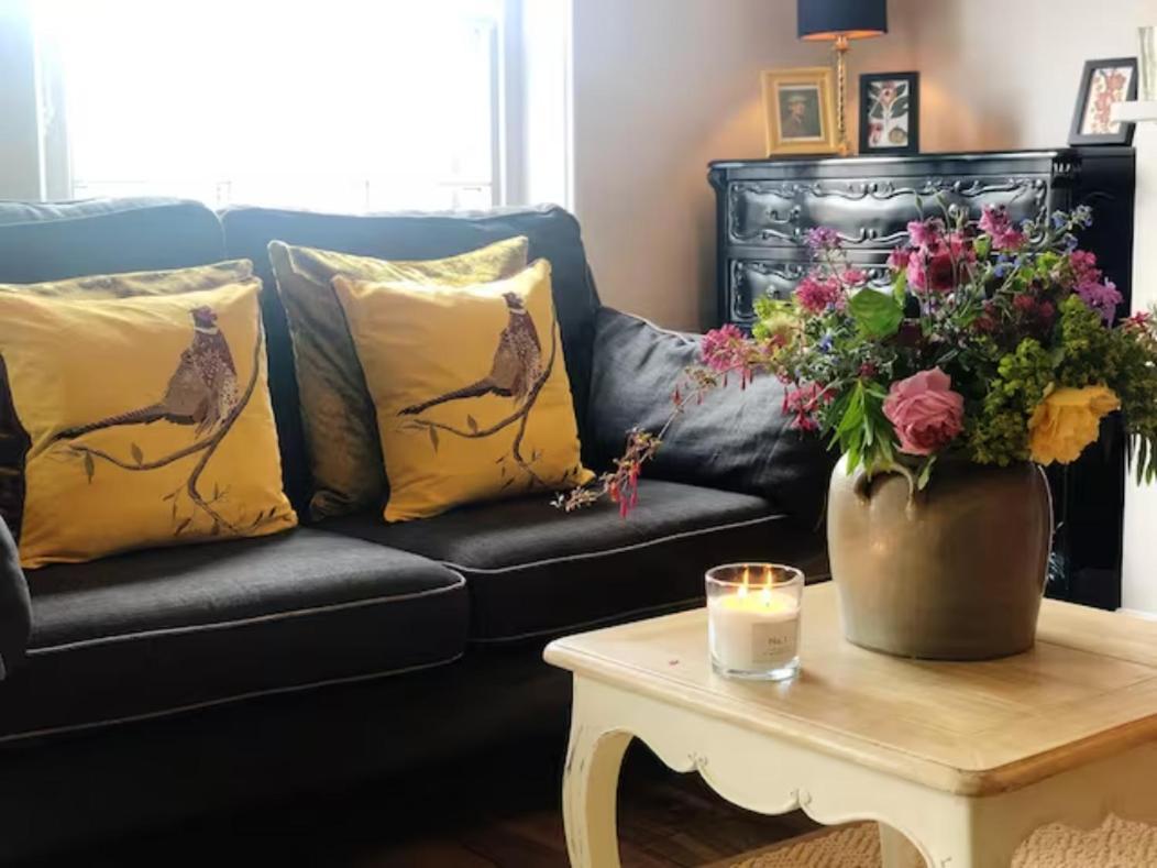 Pass The Keys Old Beams Luxury Style & Comfort In Town Centre Bakewell Extérieur photo